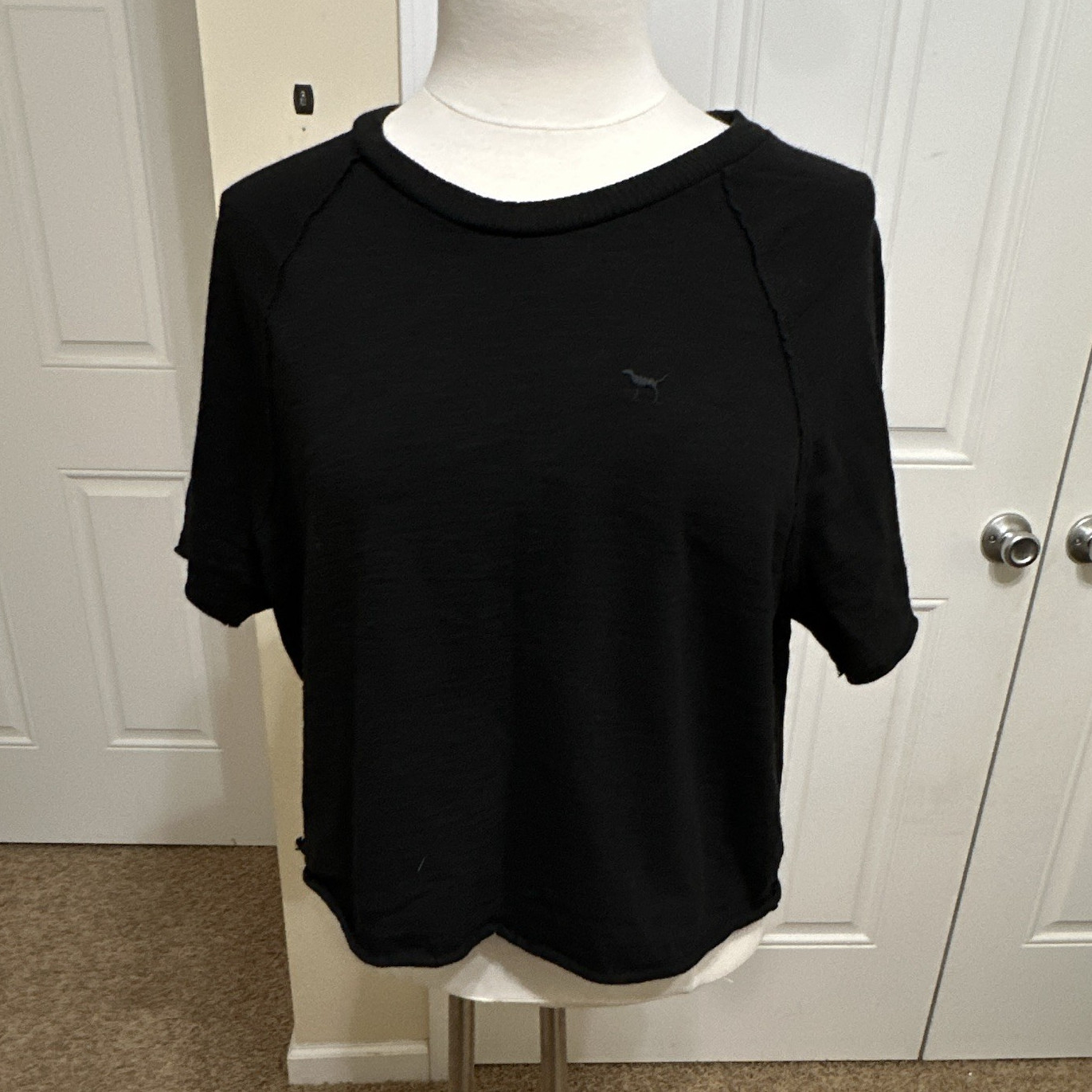 PINK Victoria’s Secret Women’s Black Solid Crew Neck Raglan Logo Tee M