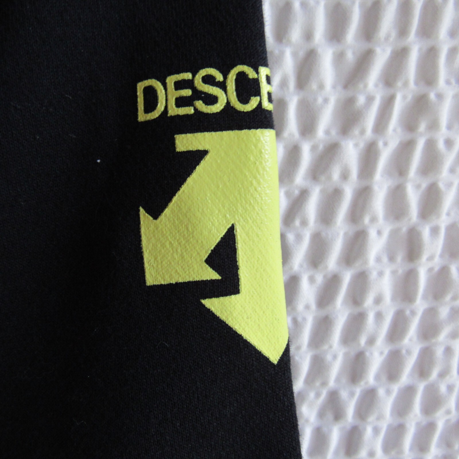 Descente Pullover Biking Top Small Long Sleeve Black Yellow Riding Quarter Zip