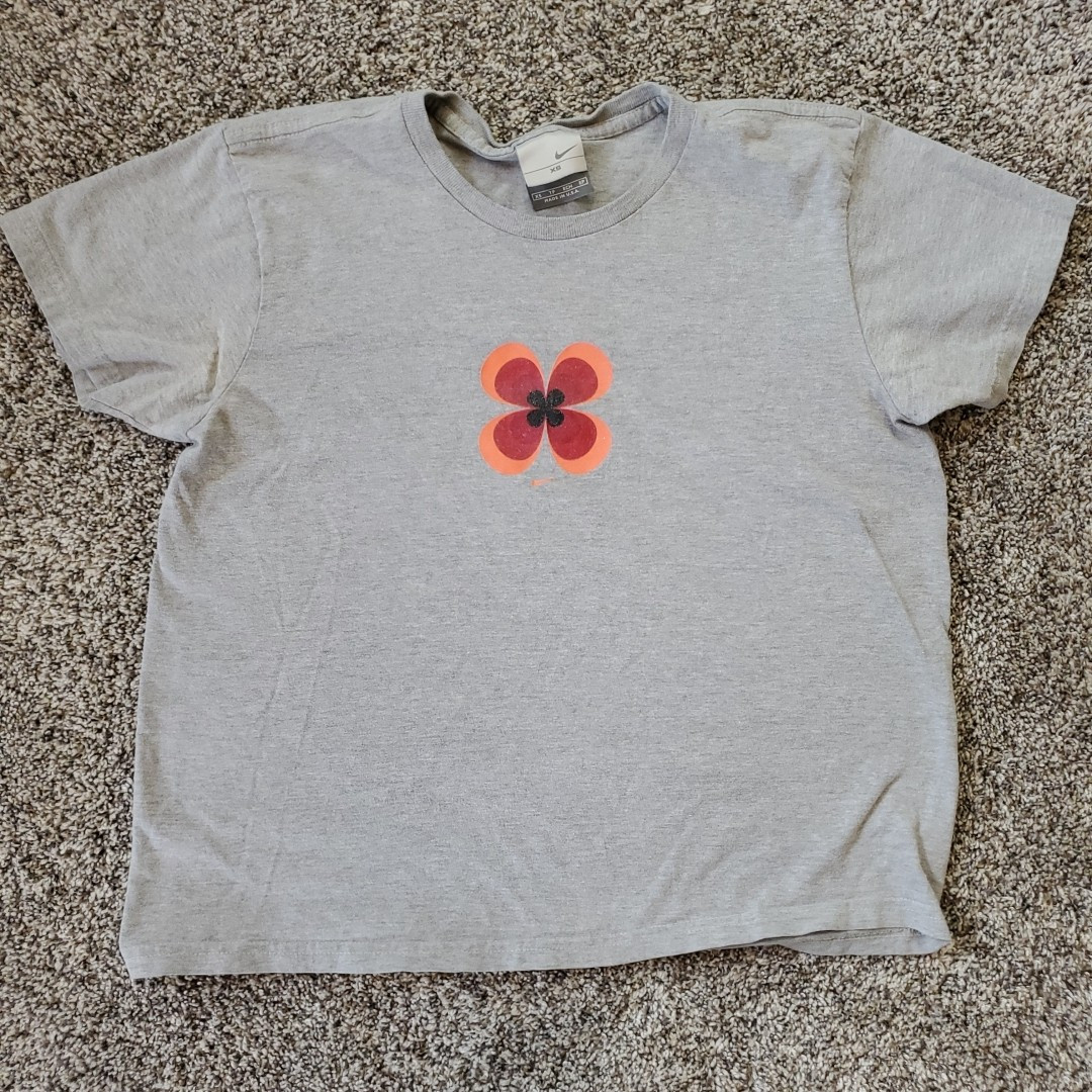Nike Womens Short Sleeve T-Shirt XS, 90s Y2K, Shimmer Flower Graphic, Made USA