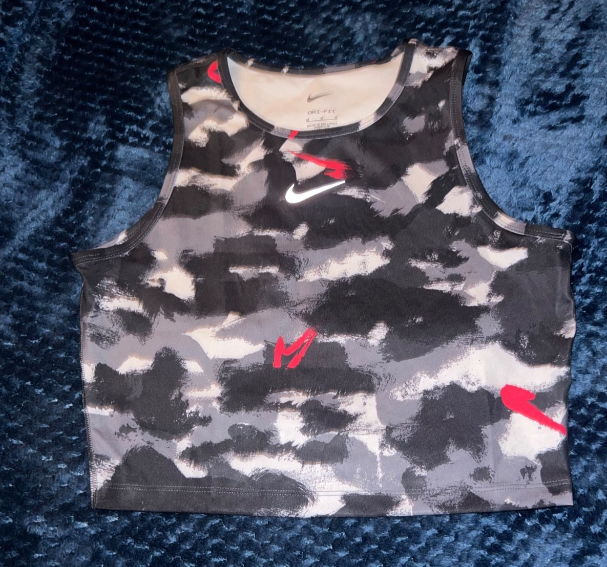 Nike Dri-Fit Black/Grey/White/Red Camo Print Crop Top Size M Medium