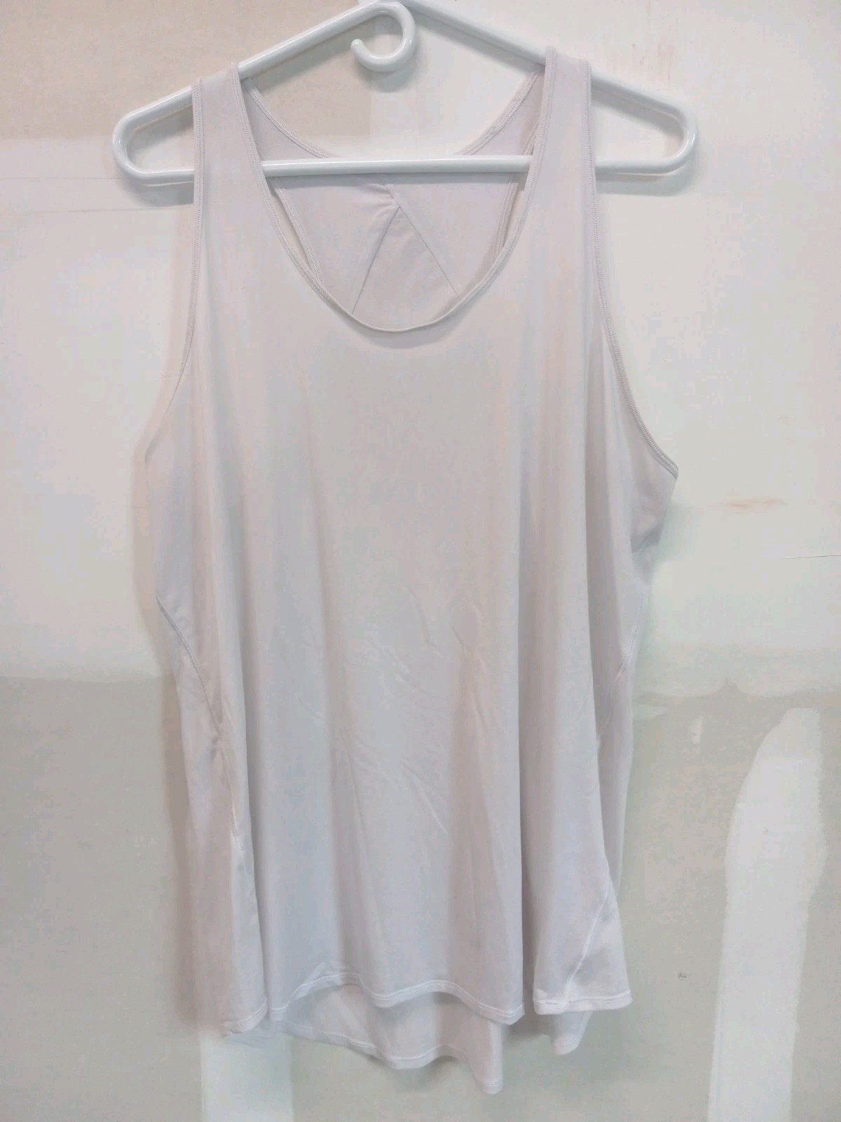 LULULEMON womens White Tank Top Casual Gym Walking Running Everyday Size Large