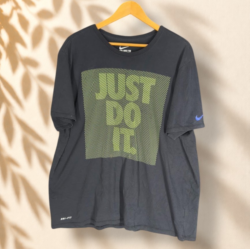 Nike Activewear T-Shirt Women 2XL Gray The Nike Tee Athletic Cut Dri Fit Cotton
