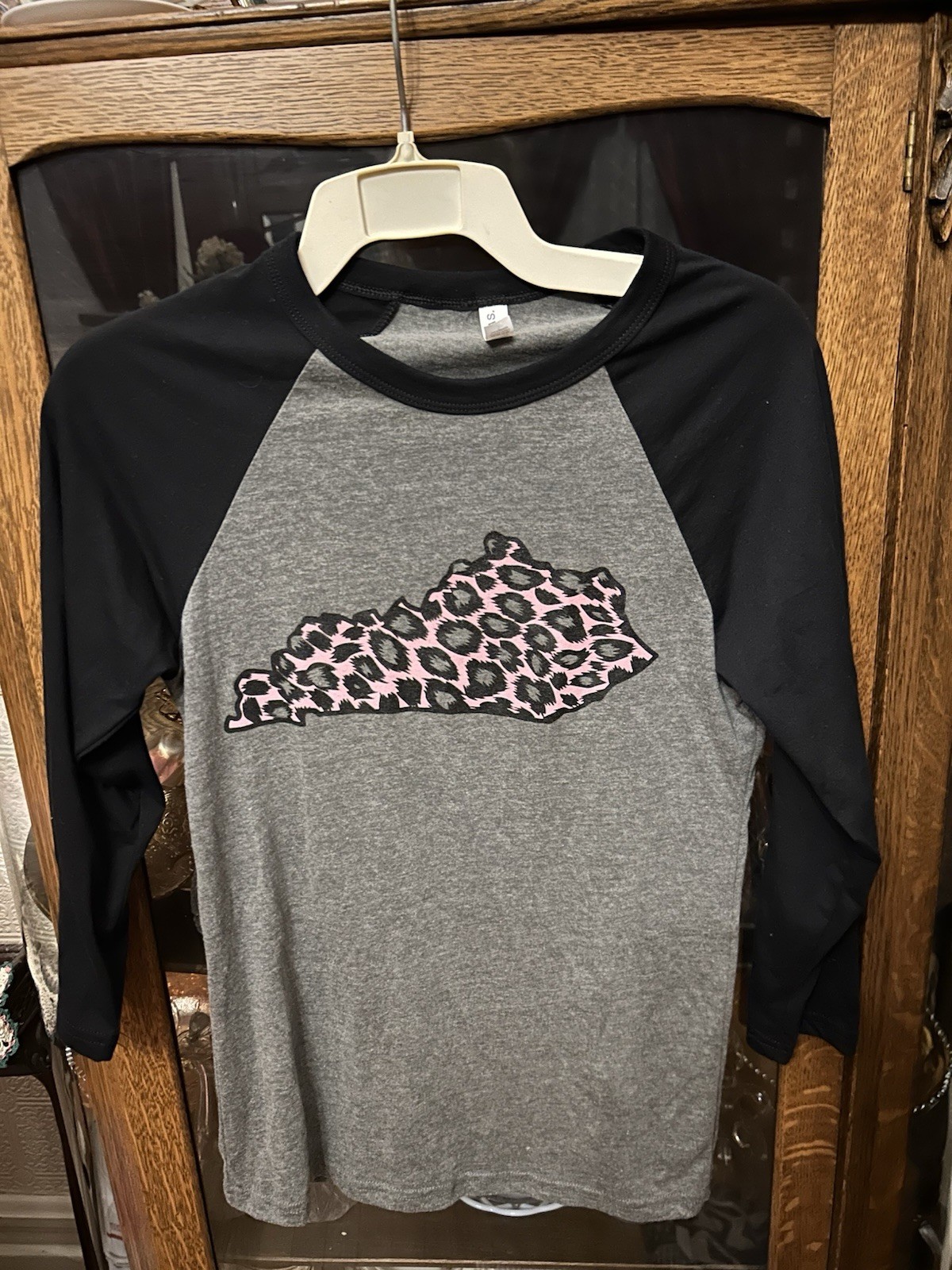 Women’s Ky Shirt Sz Sm Black Gray With Pink Camo Cute!