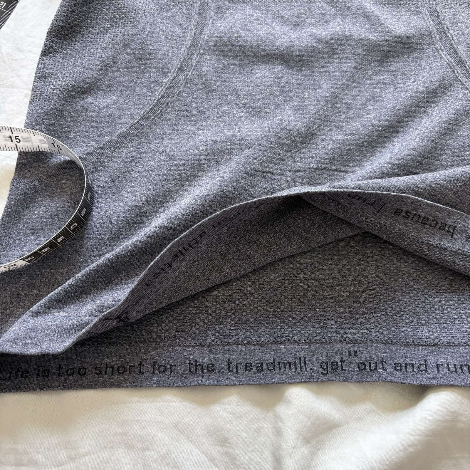 Lululemon Women’s Size 6 Swiftly Tech Short Sleeve Top Black Gray Stretch EUC
